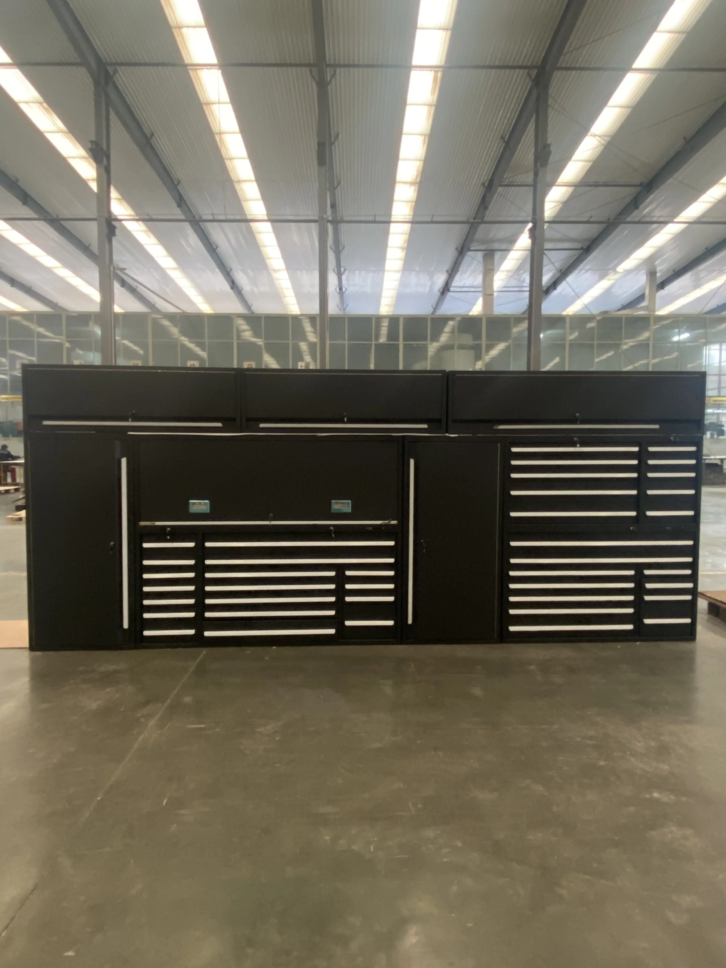 Kakšne so značilnosti nove modularne garažne omare?