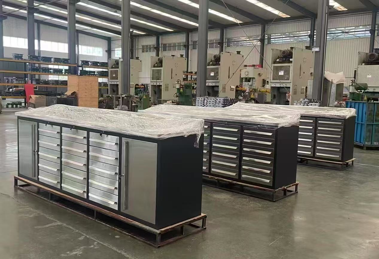 Cyjy uspešno ponuja prilagodljive omare za orodje